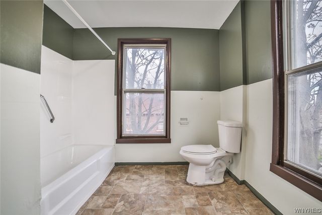 1824 Niagara Avenue, Niagara Falls, NY 14305