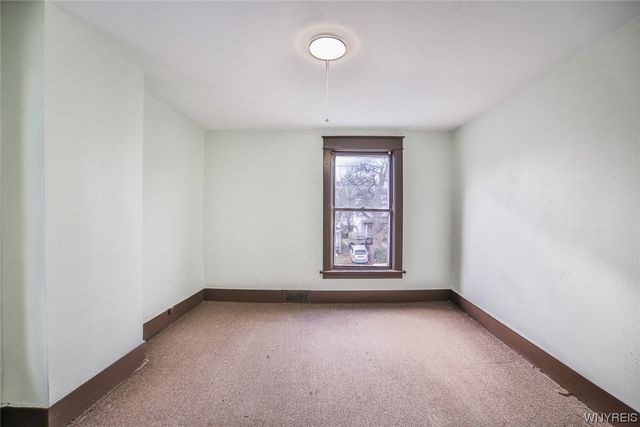 1824 Niagara Avenue, Niagara Falls, NY 14305