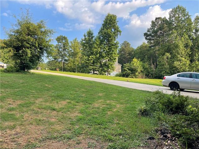 180 Smokey Ridge Drive, Newnan, GA 30263