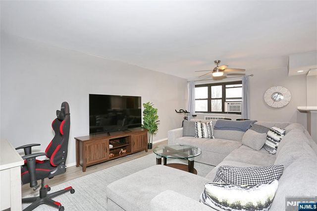 208 Anderson Street S6D, Hackensack, NJ 07601
