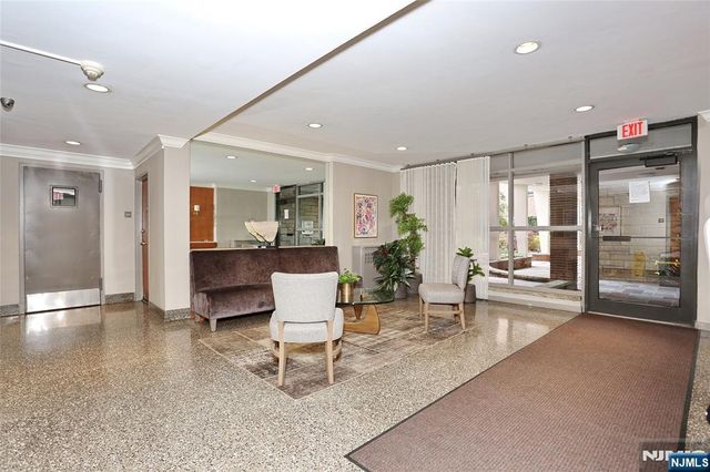 208 Anderson Street S6D, Hackensack, NJ 07601