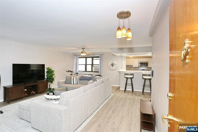 208 Anderson Street S6D, Hackensack, NJ 07601