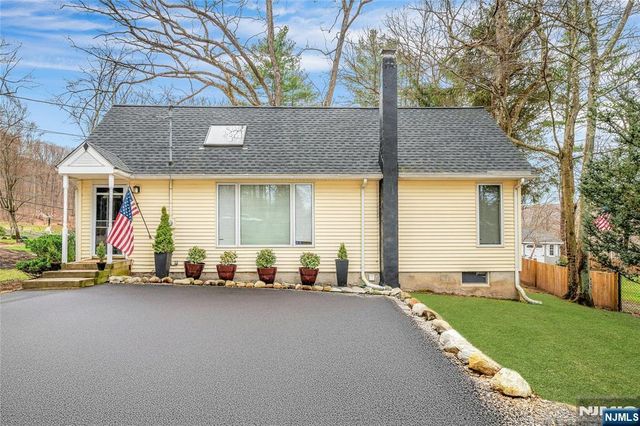 3 Redmans Drive, Jefferson Township, NJ 07438