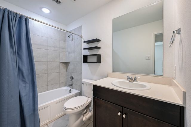 1104 Crestview Drive, Hutchins, TX 75141
