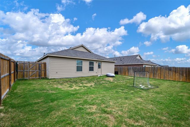 1104 Crestview Drive, Hutchins, TX 75141
