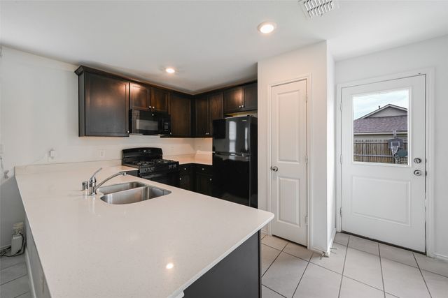 1104 Crestview Drive, Hutchins, TX 75141