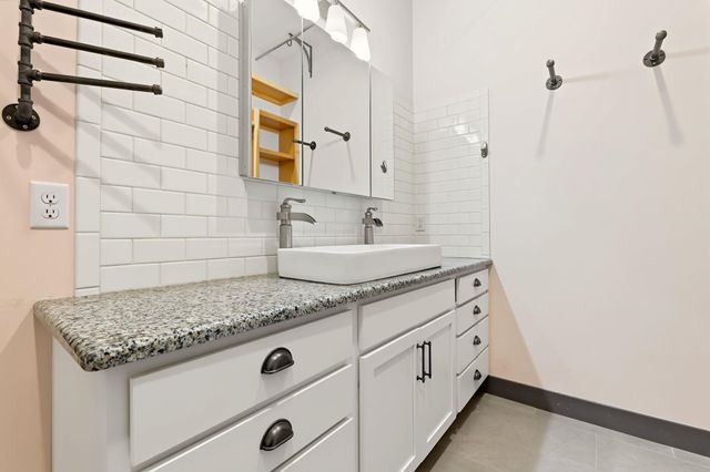 5132 N Colonial Ave., Bel Aire, KS 67226