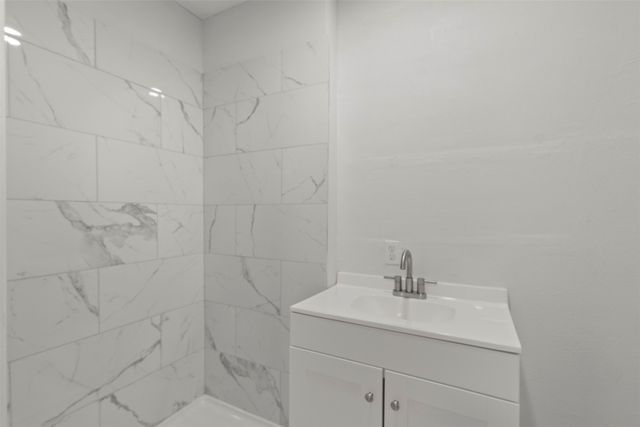 711 Hilltop Drive, Irving, TX 75060