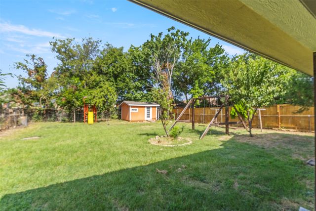 711 Hilltop Drive, Irving, TX 75060