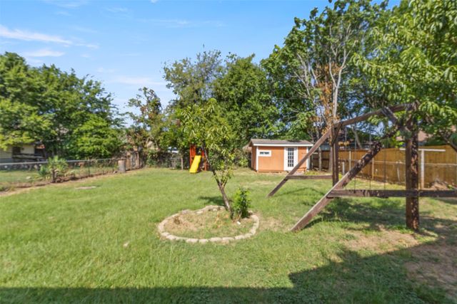 711 Hilltop Drive, Irving, TX 75060