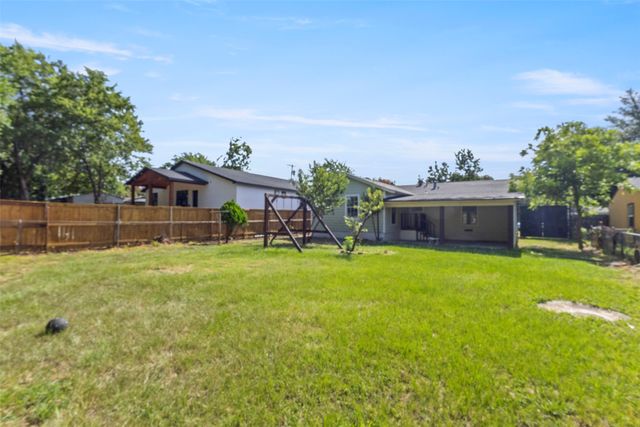 711 Hilltop Drive, Irving, TX 75060