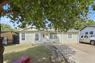 711 Hilltop Drive, Irving, TX 75060