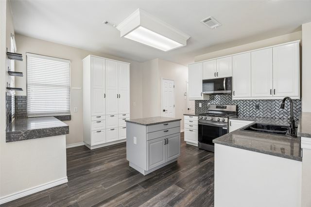 3110 Alcove Lane, Corinth, TX 76210