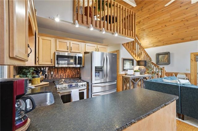 1449 Cherokee Lane, Mccaysville, GA 30555