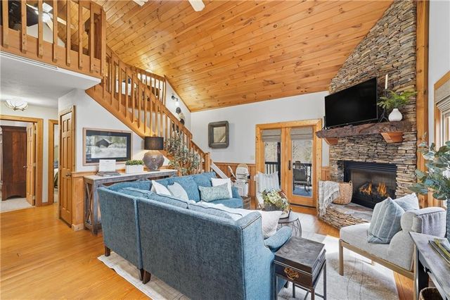 1449 Cherokee Lane, Mccaysville, GA 30555
