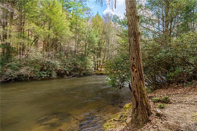 1449 Cherokee Lane, Mccaysville, GA 30555