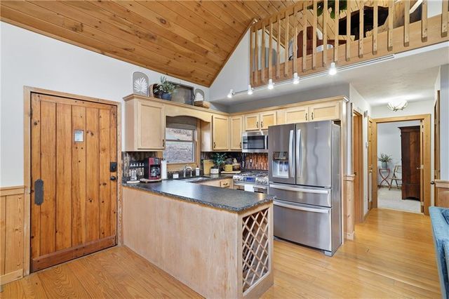 1449 Cherokee Lane, Mccaysville, GA 30555