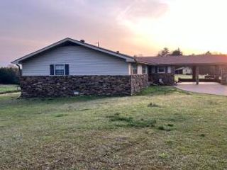 1174 Co Rd 3335, Clarksville, AR 72830