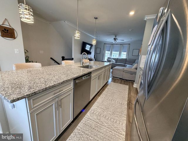 11716 EMILY DICKINSON PL, White Plains, MD 20695