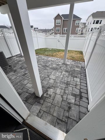 11716 EMILY DICKINSON PL, White Plains, MD 20695