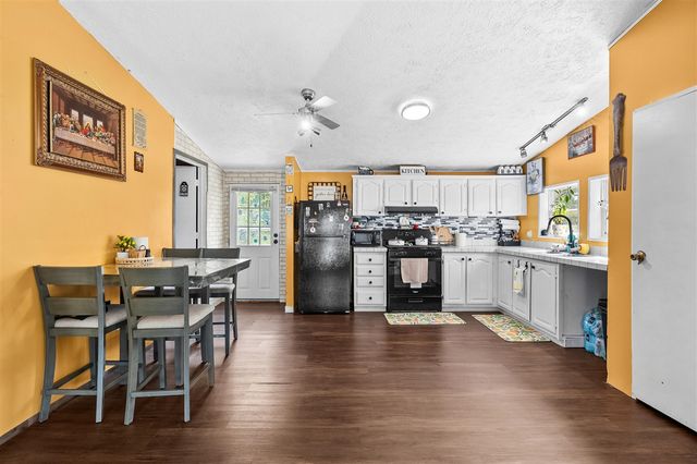 2002 Mt Olivet Road, Kalamazoo, MI 49004