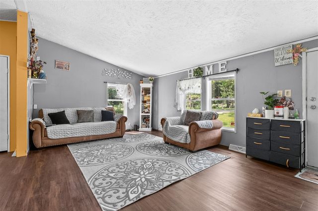2002 Mt Olivet Road, Kalamazoo, MI 49004