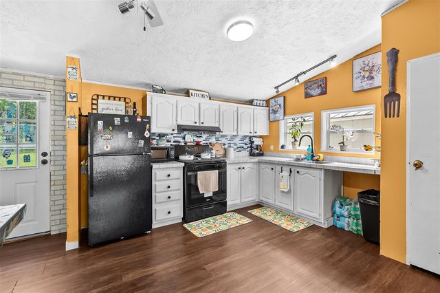2002 Mt Olivet Road, Kalamazoo, MI 49004