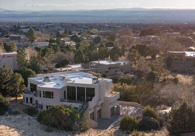 1446 Honeysuckle Drive NE, Albuquerque, NM 87122