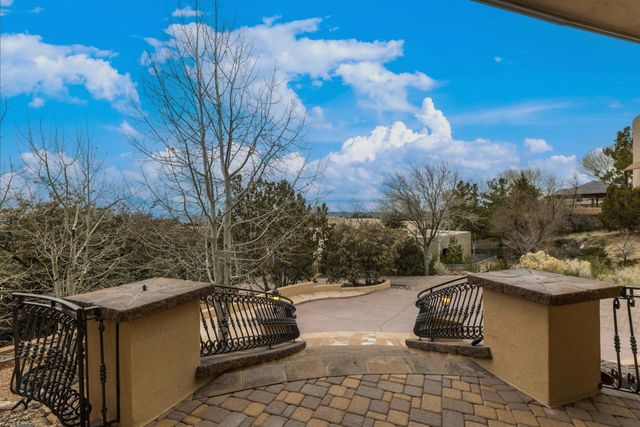 1446 Honeysuckle Drive NE, Albuquerque, NM 87122