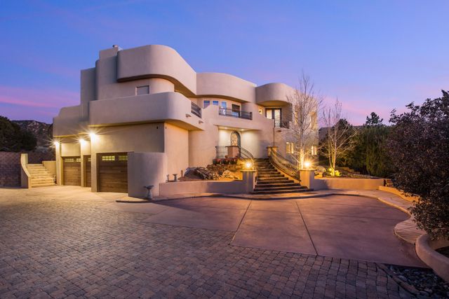 1446 Honeysuckle Drive NE, Albuquerque, NM 87122