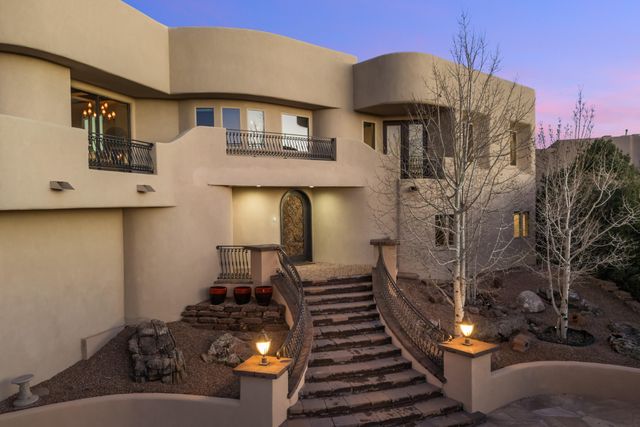 1446 Honeysuckle Drive NE, Albuquerque, NM 87122