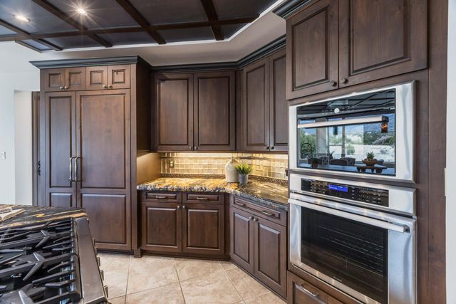 1446 Honeysuckle Drive NE, Albuquerque, NM 87122