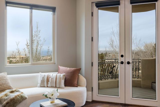 1446 Honeysuckle Drive NE, Albuquerque, NM 87122