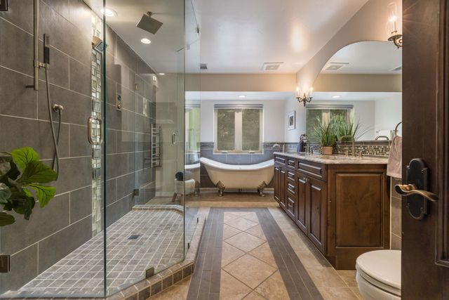 1446 Honeysuckle Drive NE, Albuquerque, NM 87122