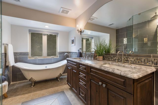 1446 Honeysuckle Drive NE, Albuquerque, NM 87122