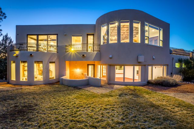 1446 Honeysuckle Drive NE, Albuquerque, NM 87122