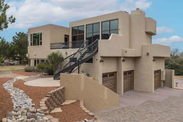 1446 Honeysuckle Drive NE, Albuquerque, NM 87122