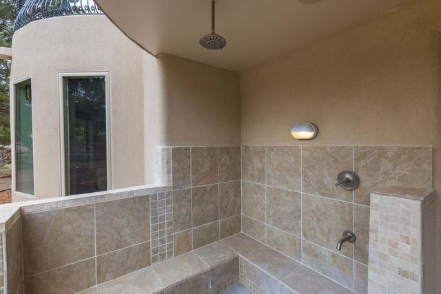 1446 Honeysuckle Drive NE, Albuquerque, NM 87122