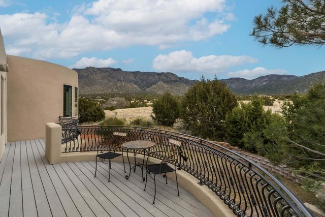 1446 Honeysuckle Drive NE, Albuquerque, NM 87122