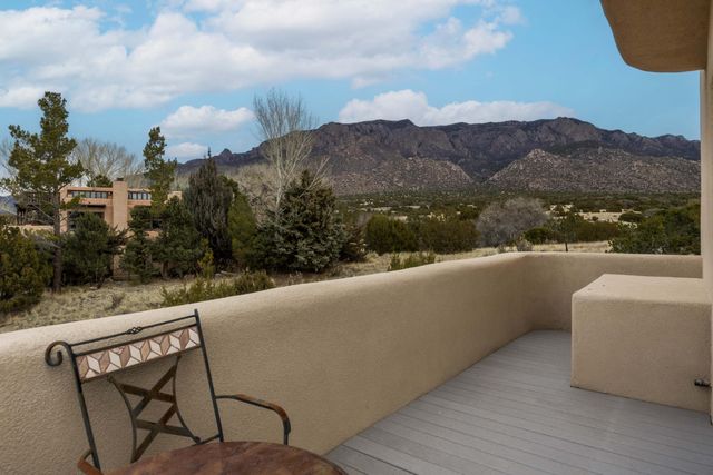 1446 Honeysuckle Drive NE, Albuquerque, NM 87122