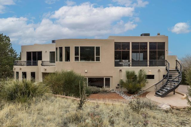 1446 Honeysuckle Drive NE, Albuquerque, NM 87122