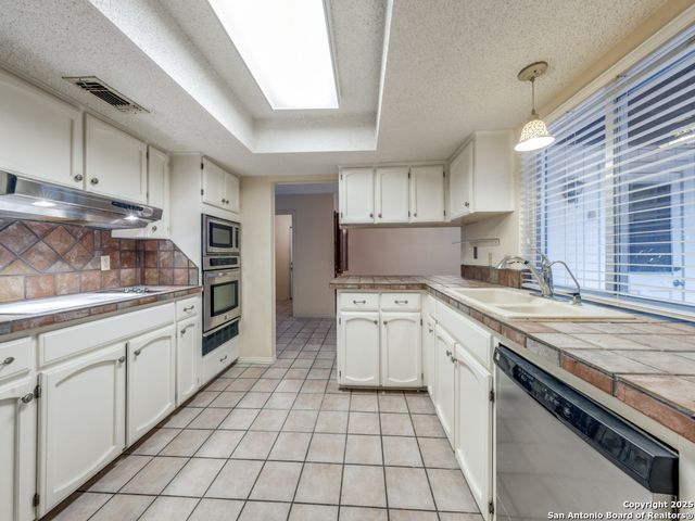 11915 PEPPERIDGE CV, San Antonio, TX 78213
