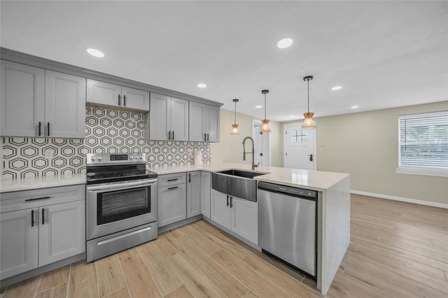 654 AQUI ESTA DRIVE, Punta Gorda, FL 33950