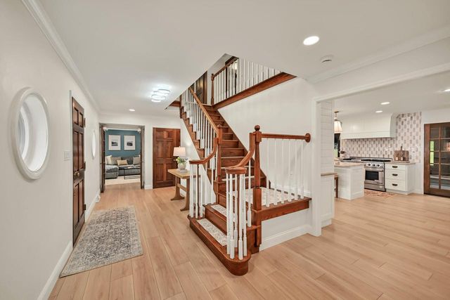 10270 N Range Line COURT, Mequon, WI 53092