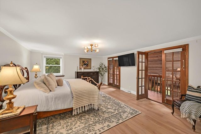10270 N Range Line COURT, Mequon, WI 53092