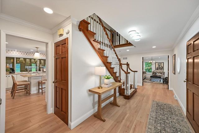 10270 N Range Line COURT, Mequon, WI 53092