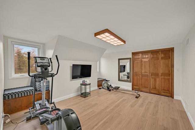 10270 N Range Line COURT, Mequon, WI 53092