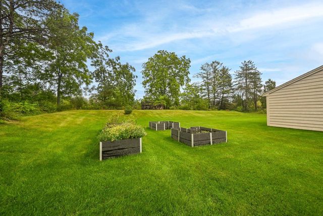 10270 N Range Line COURT, Mequon, WI 53092