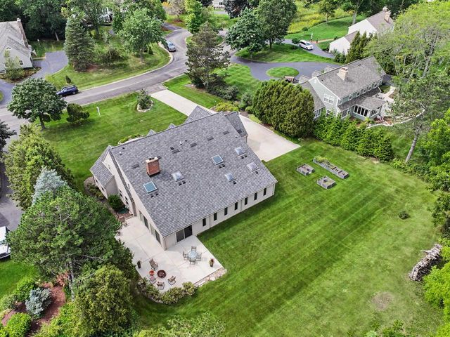 10270 N Range Line COURT, Mequon, WI 53092