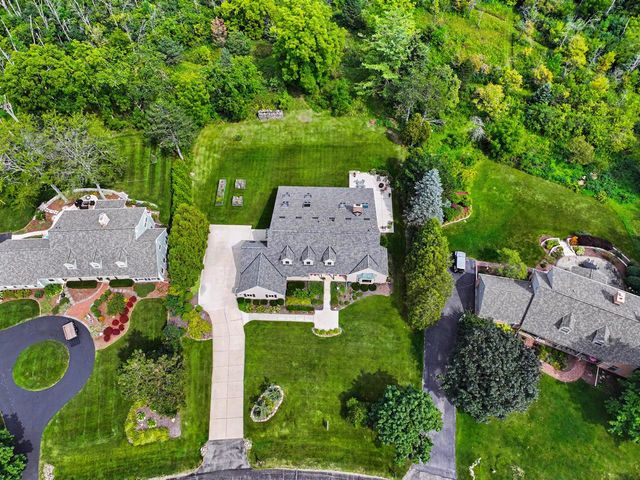 10270 N Range Line COURT, Mequon, WI 53092